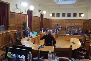 Εξεταστική: Η ΝΔ καταγγέλλει απειλές κατά βουλευτών – Μ. Λαζαρίδης: Μεταξύ των συλληφθέντων στην Κρήτη κουμπάρος του Ανδρουλάκη