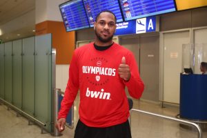 Ολυμπιακός: Στην Ελλάδα ο Μόντε Μόρις έτοιμος να ντυθεί στα ερυθρόλευκα