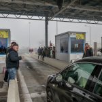 Ανοίγουν τα διόδια και ετοιμάζονται για Χριστούγεννα στα μπλόκα οι αγρότες