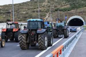 Μπλόκα αγρότων Live – Ποια δρόμοι είναι κλειστοι, τι θα γίνει τις επόμενες ώρες (χάρτες)