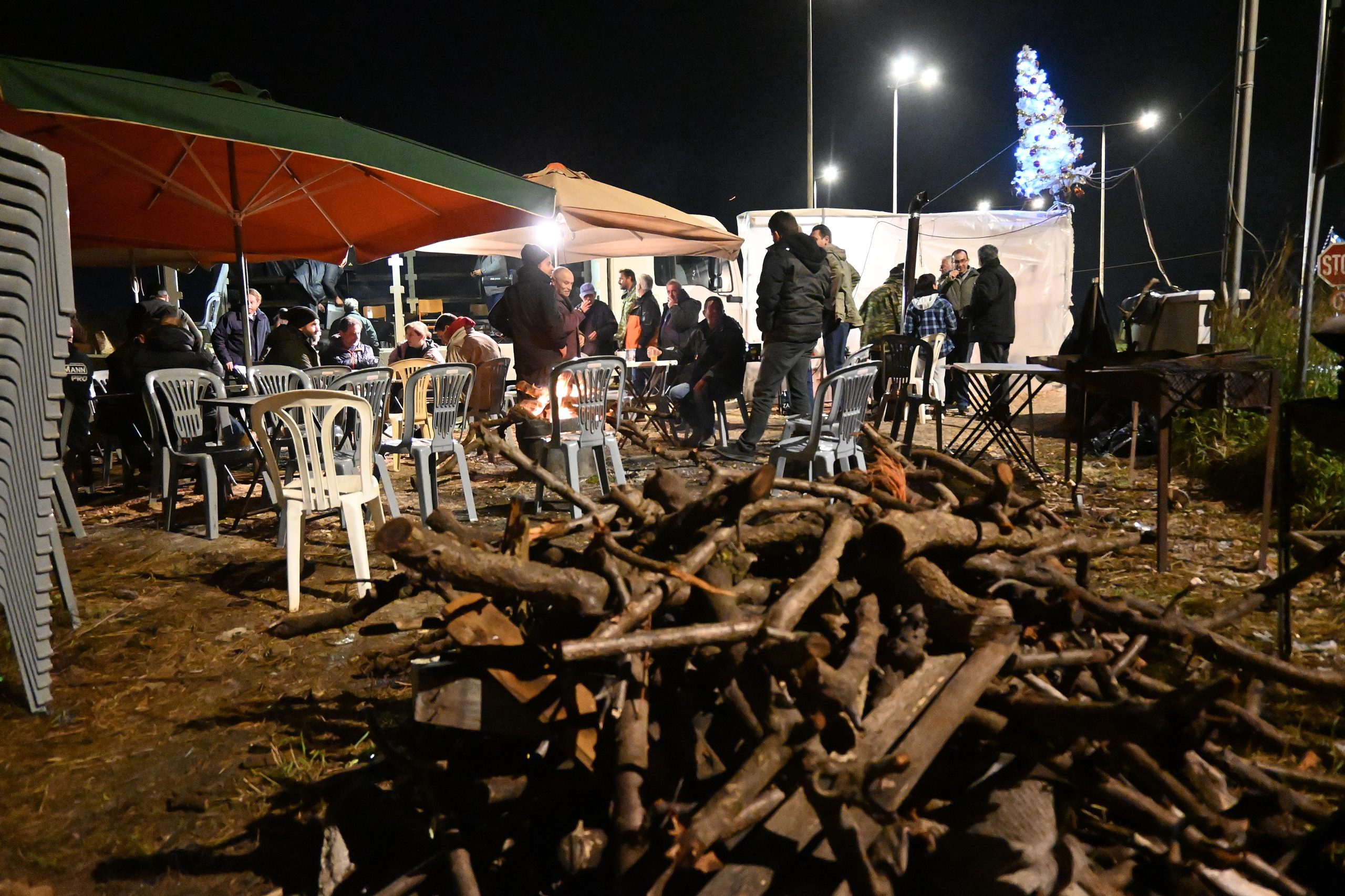 &Chi;&rho;&iota;&sigma;&tau;&omicron;ύ&gamma;&epsilon;&nu;&nu;&alpha; &sigma;&tau;&alpha; &mu;&pi;&lambda;ό&kappa;&alpha; &gamma;&iota;&alpha; &tau;&omicron;&upsilon;&sigmaf; &alpha;&gamma;&rho;ό&tau;&epsilon;&sigmaf;: &Pi;&rho;&omicron;&alpha;&nu;&alpha;&gamma;&gamma;έ&lambda;&lambda;&omicron;&upsilon;&nu; &nu;έ&alpha; &phi;ά&sigma;&eta; &kappa;&iota;&nu;&eta;&tau;&omicron;&pi;&omicron;&iota;ή&sigma;&epsilon;&omega;&nu; &mu;&epsilon;&tau;ά &tau;&iota;&sigmaf; &gamma;&iota;&omicron;&rho;&tau;έ&sigmaf;