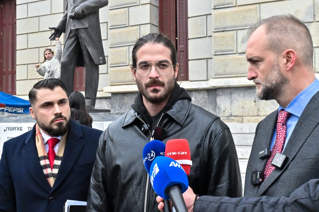 Ελεύθερος ο Άρης Μουγκοπέτρος μετά την απολογία του – «Συγγνώμη στα παιδάκια μου»