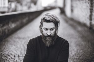 Joep Beving: Ο πιανίστας – φαινόμενο του μινιμαλισμού, για πρώτη φορά στην Ελλάδα
