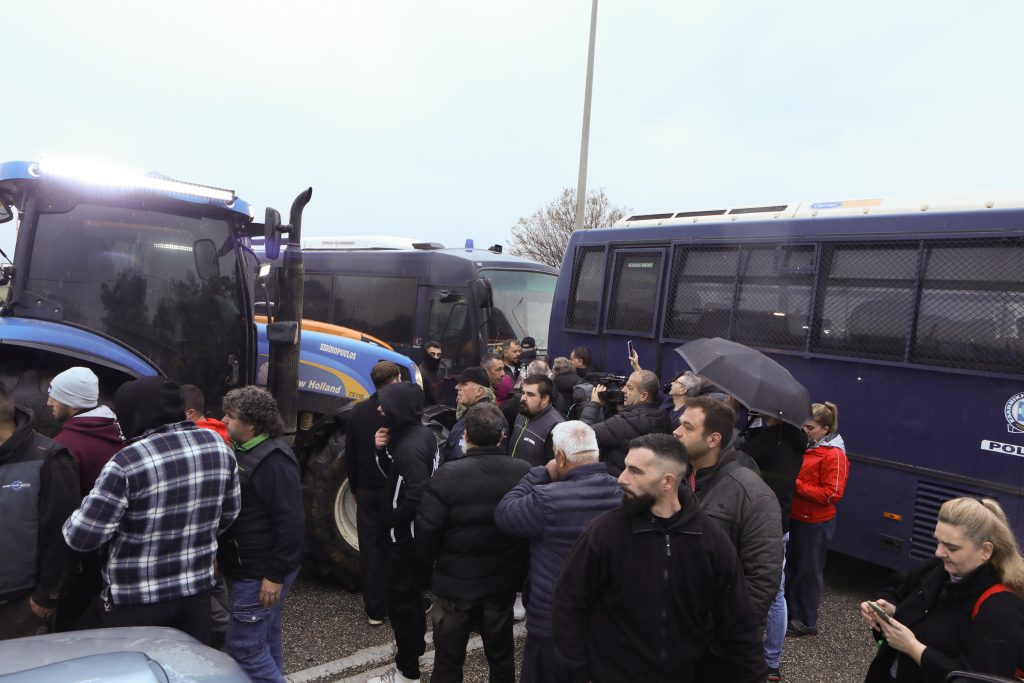 Σύγκρουση αγροτών και αστυνομίας