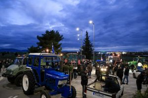 Απάντηση αγροτών Νίκαιας στην κυβέρνηση – «Διάλογος θα γίνει με τα τρακτέρ στους δρόμους»