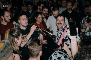 Ενα τραγούδι