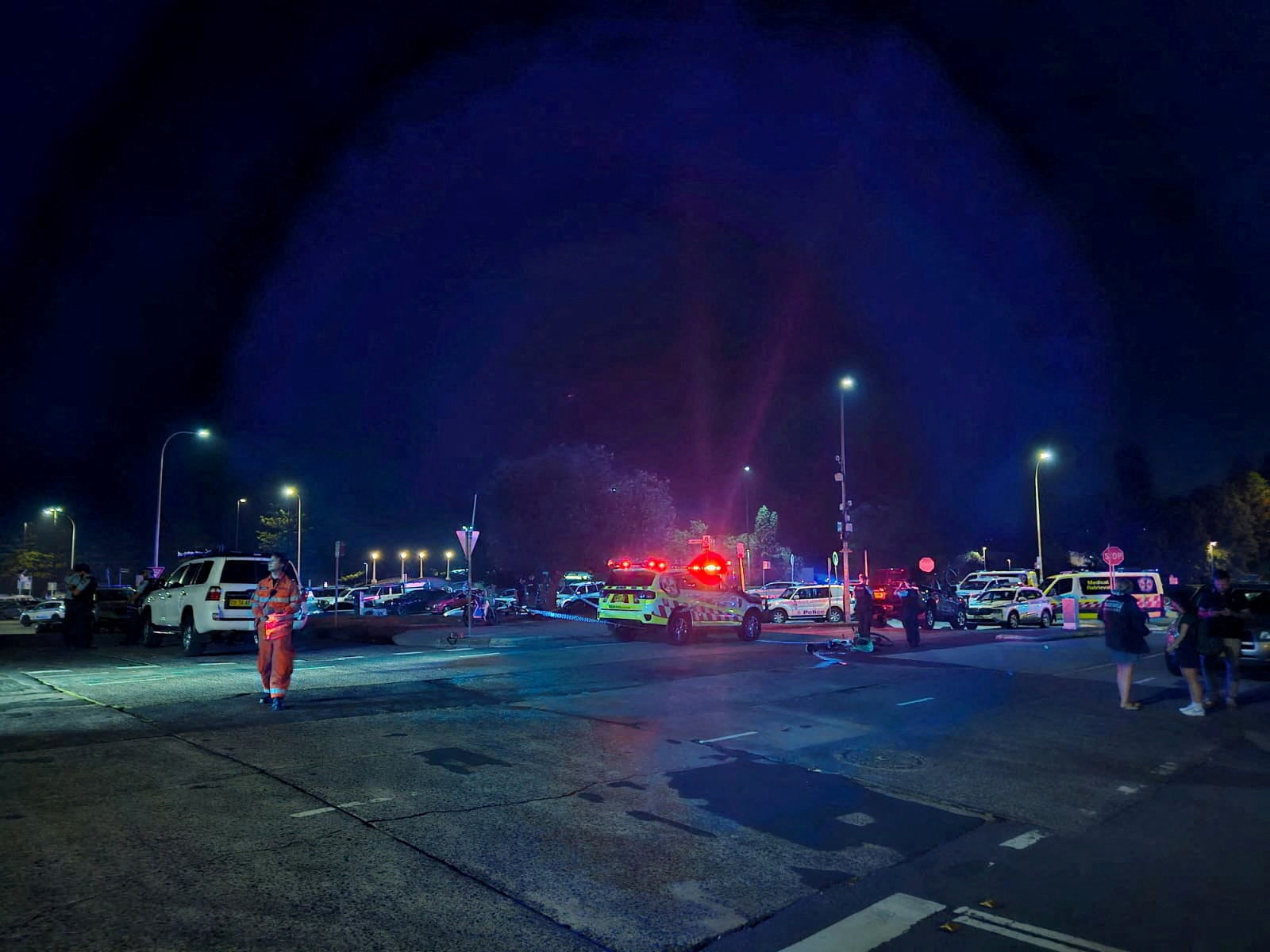 Σίδνεϊ: Δέκα λεπτά πυροβολισμοί άφησαν πίσω 11 νεκρούς – Πώς εκτυλίχθηκε η τρομοκρατική επίθεση