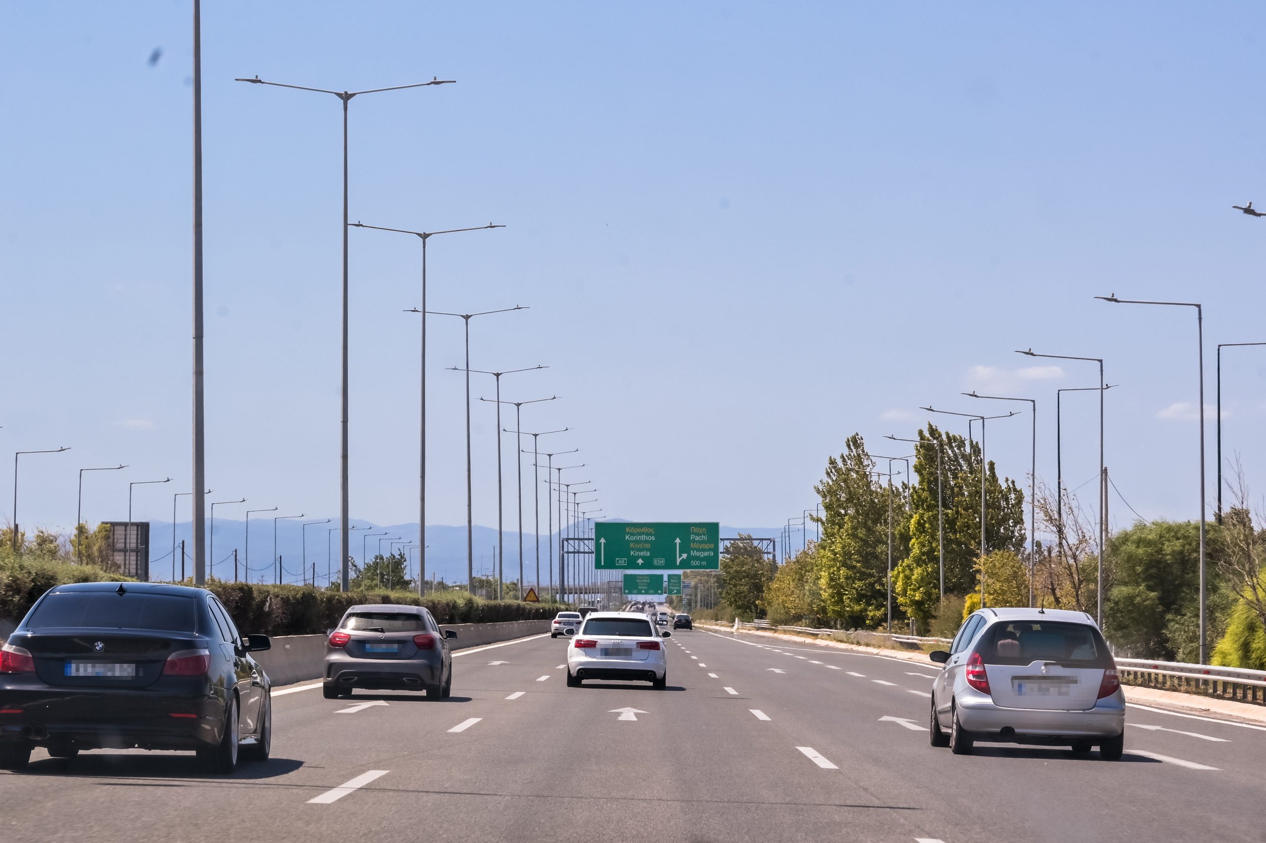 Λάρισα: Αυτοκίνητο κινήθηκε ανάποδα στην εθνική οδό - Έκλεισε τα διόδια η ΕΛ.ΑΣ.