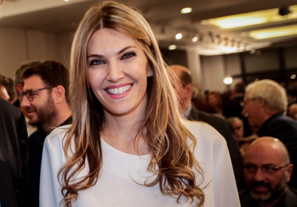 Εύα Καϊλή: «Η βαλίτσα με τα χρήματα ήταν στημένη – Είμαι θύμα, ζητώ δικαιοσύνη»