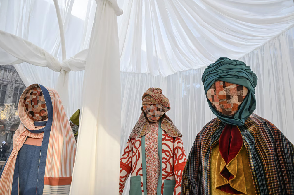 Βρυξέλλες: Παρουσιάστηκε φάτνη χωρίς πρόσωπα σε Χριστό, Παναγία και Ιωσήφ – Έντονες αντιδράσεις