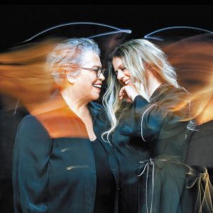 Δήμητρα Γαλάνη και Ελένη Τσαλιγοπούλου μιλούν στα ΝΕΑ για τη συνάντησή τους στη σκηνή του Vox