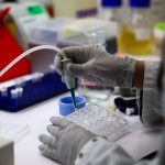 Προειδοποίηση για γρίπη Α και ιώσεις: Προσοχή την περίοδο των εορτών – «Εξαιρετικά μεταδοτική υποπαραλλαγή»