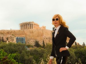 Μάρα Καρέτσου: Μια πορεία από τη Λάρισα στα πιο διάσημα μουσεία του κόσμου – «Ταξιδεύουμε αλλά πάντα στη βαλίτσα μας έχουμε την Ελλάδα»