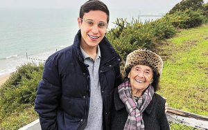 Ντοβ Φόρμαν: «Δεν φτιάχτηκαν σε μια νύχτα τα στρατόπεδα συγκέντρωσης»