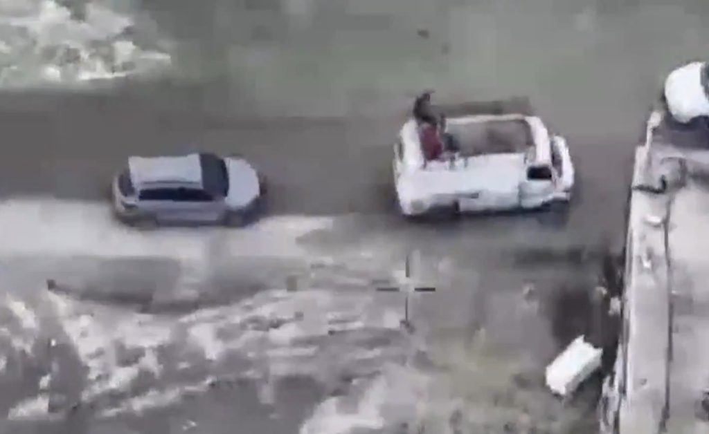 Καρέ καρέ η στιγμή που ισραηλινό πλήγμα σκοτώνει διοικητή της Χαμάς – «εγκέφαλο» της 7ης Οκτωβρίου