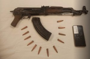 Μετέφερε καλάσνικοφ με το ΚΤΕΛ: «Πυκνό» μυστήριο για τον παραλήπτη και τις κινήσεις του