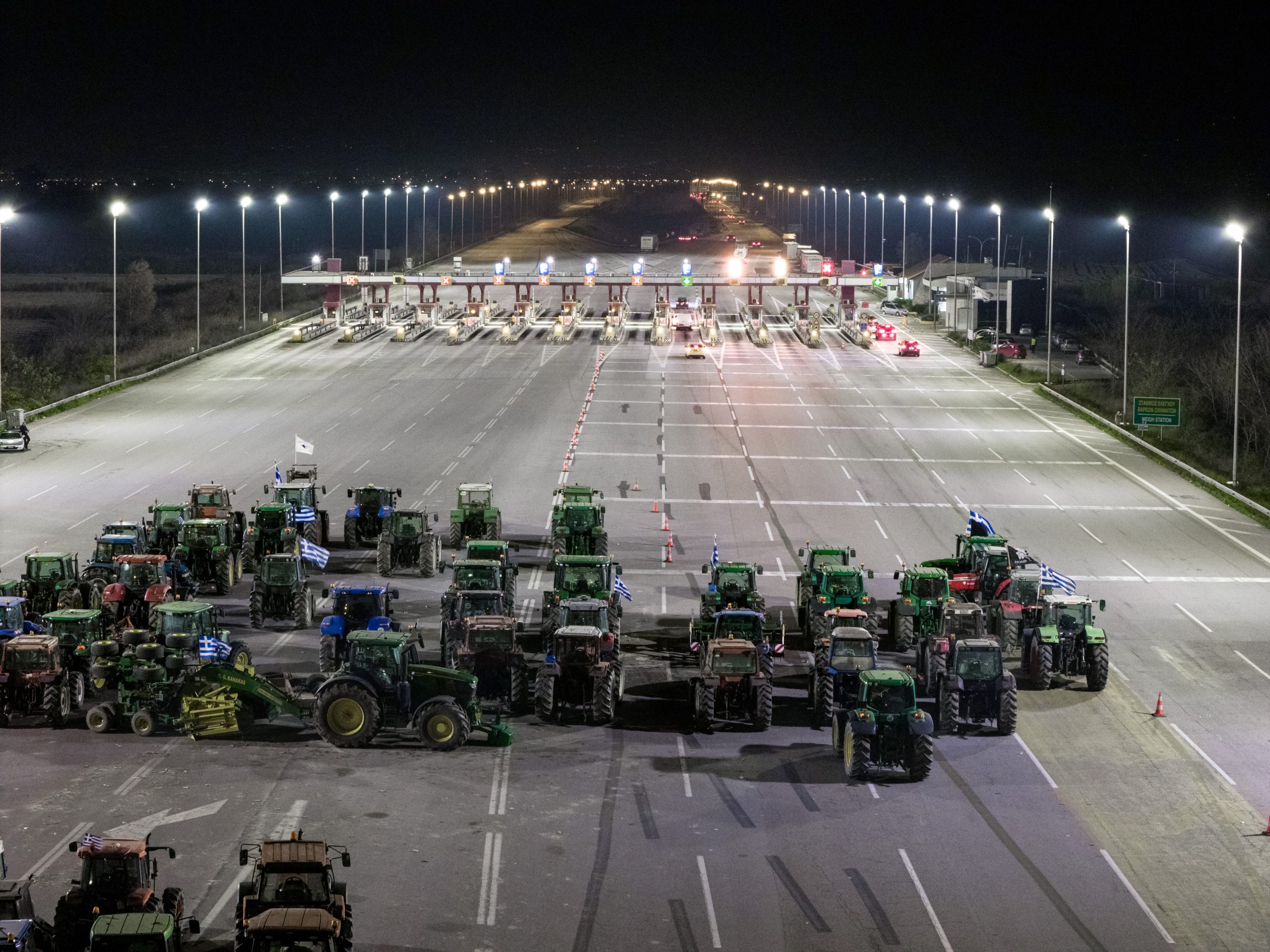 Ά&nu;&omicron;&iota;&xi;&alpha;&nu; &tau;&alpha; &mu;&pi;&lambda;ό&kappa;&alpha;, έ&mu;&epsilon;&iota;&nu;&epsilon; &tau;&omicron; &chi;ά&omicron;&sigmaf; &sigma;&tau;&iota;&sigmaf; &epsilon;&theta;&nu;&iota;&kappa;έ&sigmaf; &omicron;&delta;&omicron;ύ&sigmaf; - &Omicron;&upsilon;&rho;έ&sigmaf; &chi;&iota;&lambda;&iota;&omicron;&mu;έ&tau;&rho;&omega;&nu; &sigma;&tau;&eta;&nu; &Alpha;&theta;&eta;&nu;ώ&nu;- &Lambda;&alpha;&mu;ί&alpha;&sigmaf; &lambda;ό&gamma;&omega; έ&rho;&gamma;&omega;&nu;
