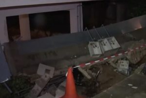 Άλιμος: Κατέρρευσε μάντρα πολυκατοικίας εξαιτίας της κακοκαιρίας (video)