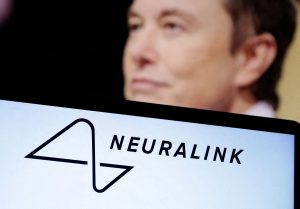 Neuralink: Ο πρώτος άνθρωπος με εμφυτευμένο chip στον εγκέφαλο από τον Μασκ αποκάλυψε την εμπειρία του