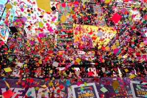 Νέα Υόρκη: Πυρετώδεις προετοιμασίες για τον εορτασμό της Πρωτοχρονιάς στην Times Square