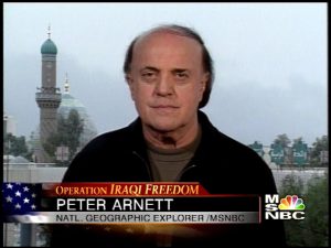 Πέθανε ο βραβευμένος με Πούλιτζερ δημοσιογάφος Πίτερ Αρνέτ – Κάλυψε τους πολέμους του Βιετνάμ και του Κόλπου