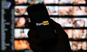 Τεράστια διαρροή στο Pornhub: Υποκλάπηκαν δεδομένα και ιστορικό αναζητήσεων 200 εκατ. χρηστών