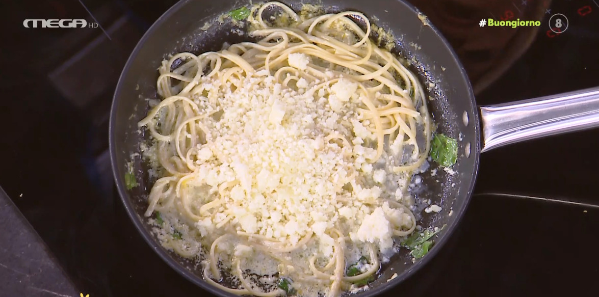 Συνταγή για λιγκουίνι με σάλτσα λεμονιού και πεκορίνο από τον Δημήτρη Σκαρμούτσο