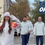 Η Κίμπερλι Γκίλφοϊλ έτρεξε από την Ακρόπολη έως το Καλλιμάρμαρο με την Ολυμπιακή Φλόγα (video)