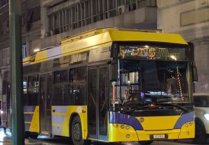 Κίνηση: «Κομφούζιο» από χαλασμένο τρόλεϊ σε Σταδίου και Αιόλου