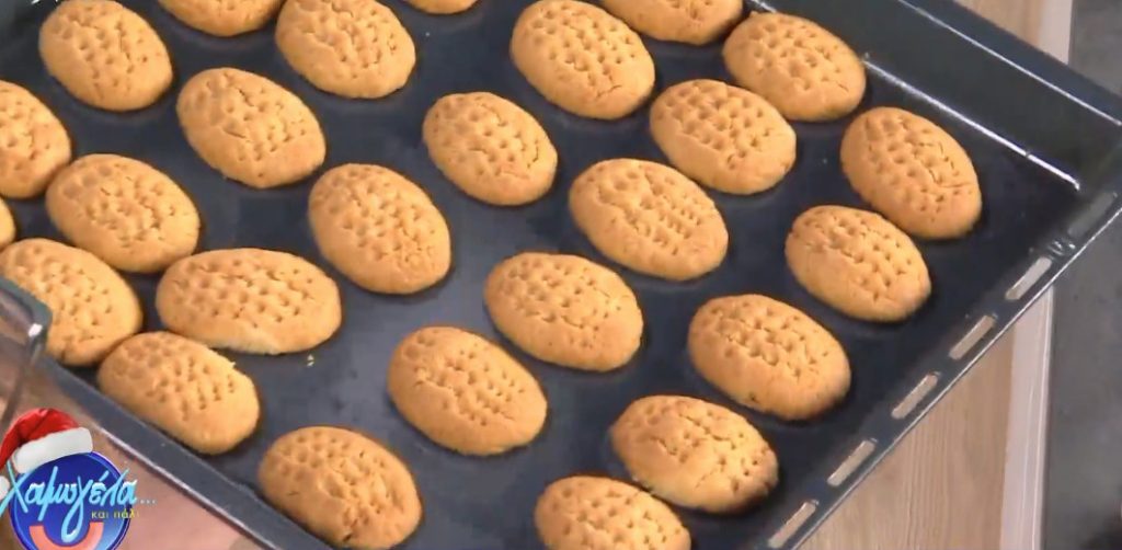 Συνταγή για μελομακάρονα από την Αργυρώ Μπαρμπαρίγου