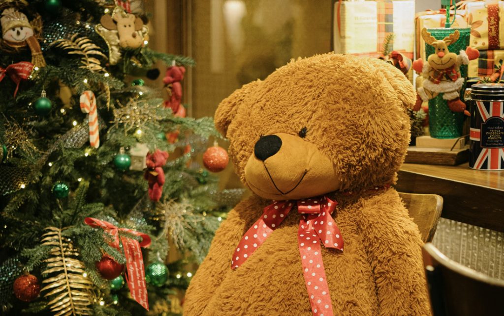 Χριστούγεννα χωρίς χαμόγελα: Η αθέατη μελαγχολία των γιορτών