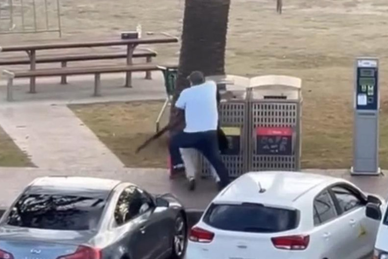 Σίδνεϊ: Σχεδόν 1 εκατ. δολάρια από δωρεές για τον ήρωα της φονικής επίθεσης – Πώς κατάφερε να αφοπλίσει τον δράστη