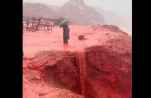 Κόκκινη ακτή στο Ιράν: Το φυσικό φαινόμενο που μάγεψε τον κόσμο (video)