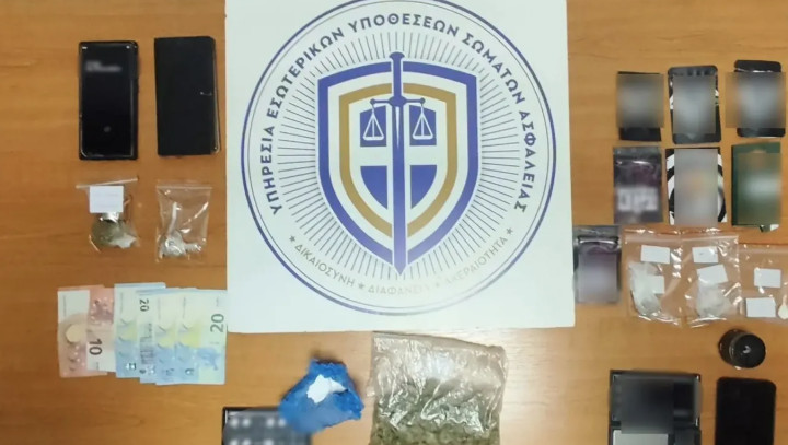 Συνελήφθησαν 3 άτομα για κατοχή και διακίνηση ναρκωτικών – Μεταξύ τους και ένας υπαρχιπυροσβέστης