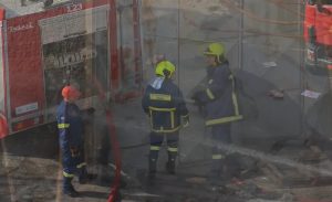 Φωτιά σε αποθήκες εργοστασίου στου Ρέντη – Ισχυρές δυνάμεις της Πυροσβεστικής στο σημείο