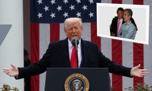 Νέες φωτογραφίες του Τραμπ εντοπίζονται σε έγγραφα που αφαιρέθηκαν από τα αρχεία Έπσταϊν