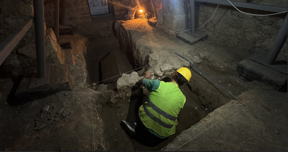 Άγιος Βασίλης: Στο «φως» ο τάφος του; Σαρκοφάγος 1.700 ετών φέρνει στο φως τον θρύλο του Santa Claus