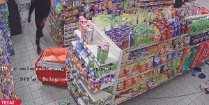 Τέξας: Η στιγμή που ληστές «ξηλώνουν» ΑΤΜ μέσα από κατάστημα (video)