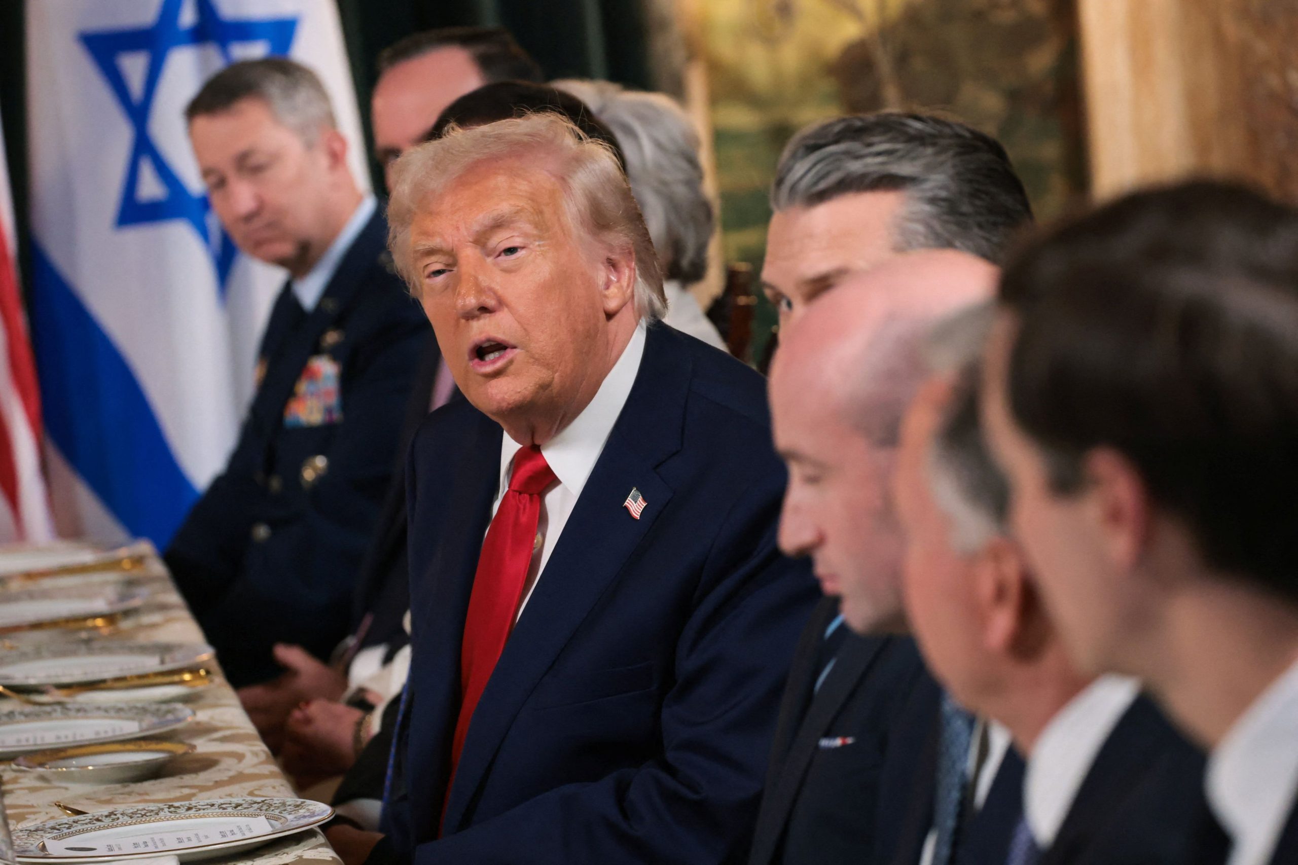 Τραμπ: «Θύμωσα πολύ» από την απόπειρα επίθεσης στην κατοικία του Πούτιν Τραμπ: «Θύμωσα πολύ» από την απόπειρα επίθεσης στην κατοικία του Πούτιν