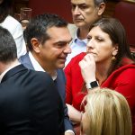«Ηλεκτρισμένη στιγμή» όπου Τσίπρας και Κωνσταντοπούλου συναντήθηκαν τυχαία σε wine bar μετά την παρουσίαση του βιβλίου του