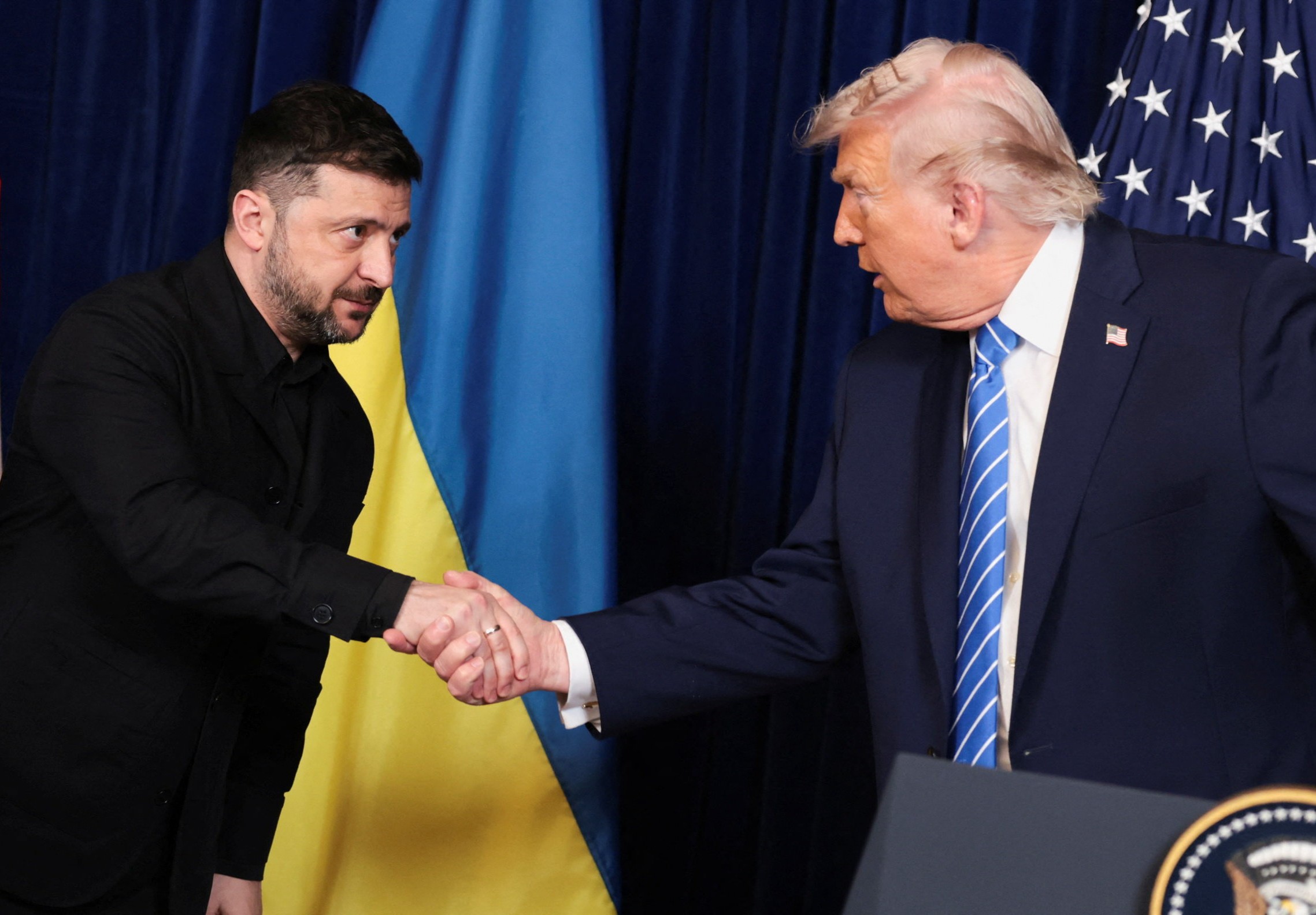 Η επόμενη μέρα της συνάντησης Τραμπ – Ζελένσκι και το διακύβευμα στο Ντονμπάς