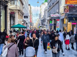 Εορταστικό ωράριο: Πώς θα λειτουργήσουν τα καταστήματα μέχρι την Πρωτοχρονιά