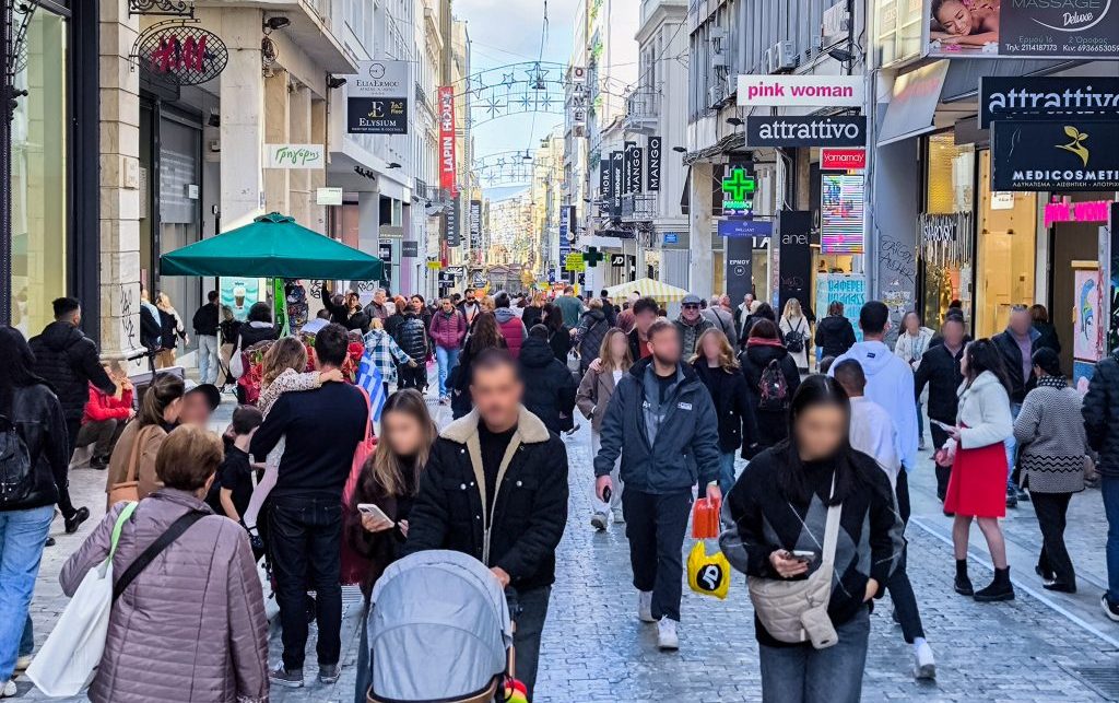 Τουριστική σεζόν: Σκιά αβεβαιότητας ένα βήμα πριν από την εκκίνηση