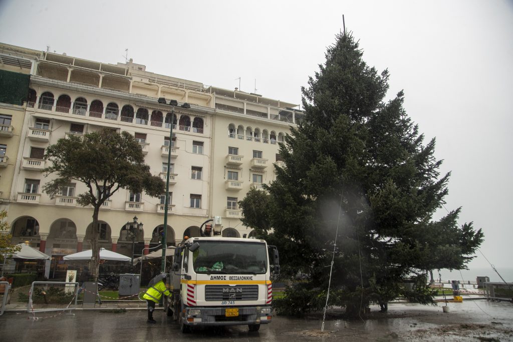Χριστουγεννιάτικο δέντρο Θεσσαλονίκης