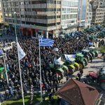 Συλλαλητήριο αγροτών στη Θεσσαλονίκη – «Πολιορκία» του λιμανιού από τρακτέρ, έκλεισε η κεντρική πύλη