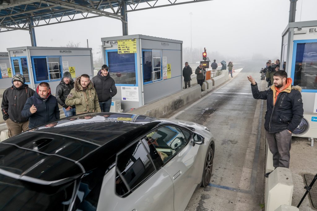 Αγρότες: Πού υπάρχουν μπλόκα, πώς μετακινούνται οι εκδρομείς των εορτών – Κλείνουν τη Δευτέρα τα Τέμπη για τα φορτηγά