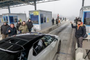 Αγρότες: Πού υπάρχουν μπλόκα, πώς μετακινούνται οι εκδρομείς των εορτών – Κλείνουν τη Δευτέρα τα Τέμπη για τα φορτηγά