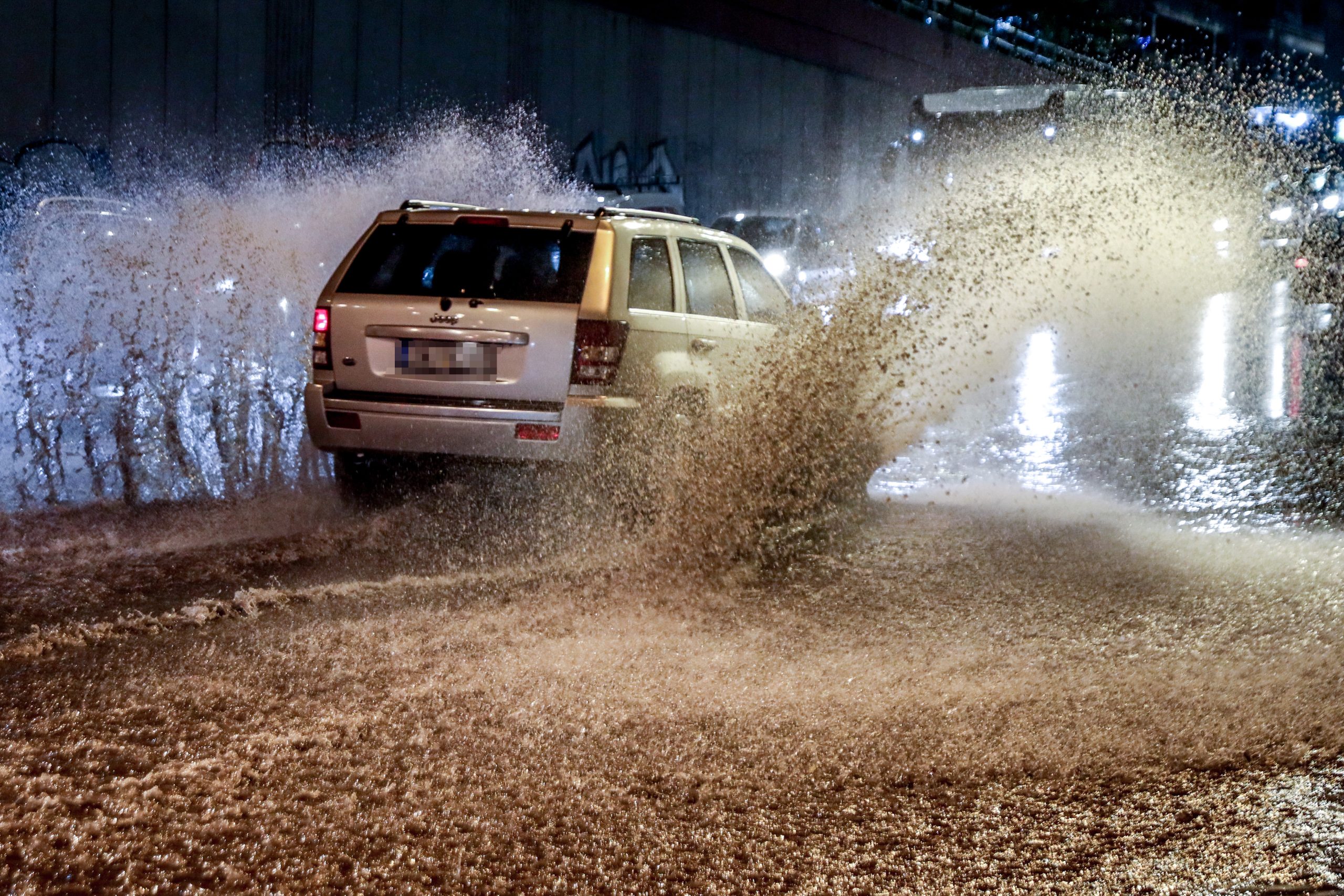 «Ημερολόγιο Γέφυρας»: Παραλίγο να πνιγούν μπροστά στα σπίτια τους, εγκλωβισμένοι για ώρες στις πολυκατοικίες τους...