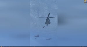 Η ηρωϊκή προσπάθεια των διασωστών να βρουν τους 4 ορειβάτες – Η στιγμή της ανάσυρσης (βίντεο)
