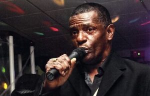 Απεβίωσε ο θρύλος της soul-funk και τραγουδιστής των «She’s a Bad Mama Jama» Καρλ Κάρλτον